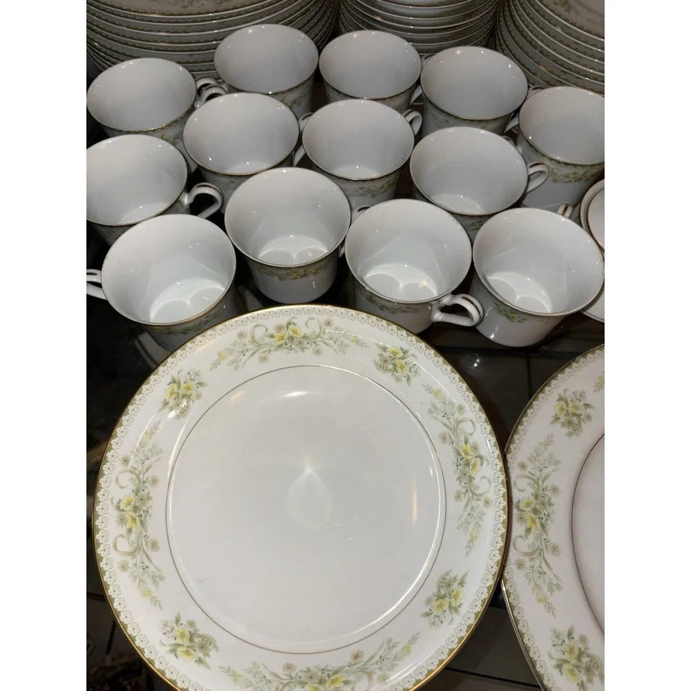 Mikasa Fine China Greenbriar L2014 Dinnerware Set 71 Pc Japan Gold Trim Platter